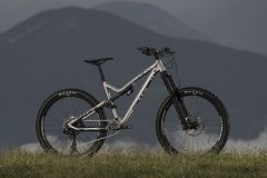 威踏码表新车发布-林道自行车怪兽：Commencal Meta AM V4-2